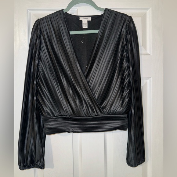 Japna Tops Pleated Black V-Neck Top - Picture 1 of 3